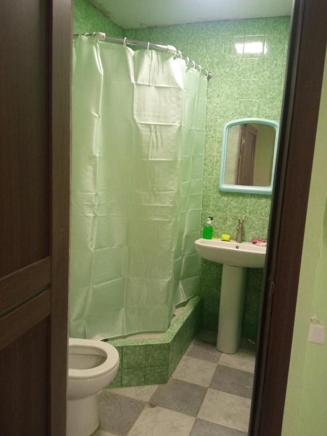יירבאן Vahe'S Family Guest House Front מראה חיצוני תמונה