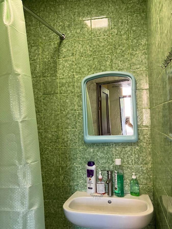 יירבאן Vahe'S Family Guest House Front מראה חיצוני תמונה