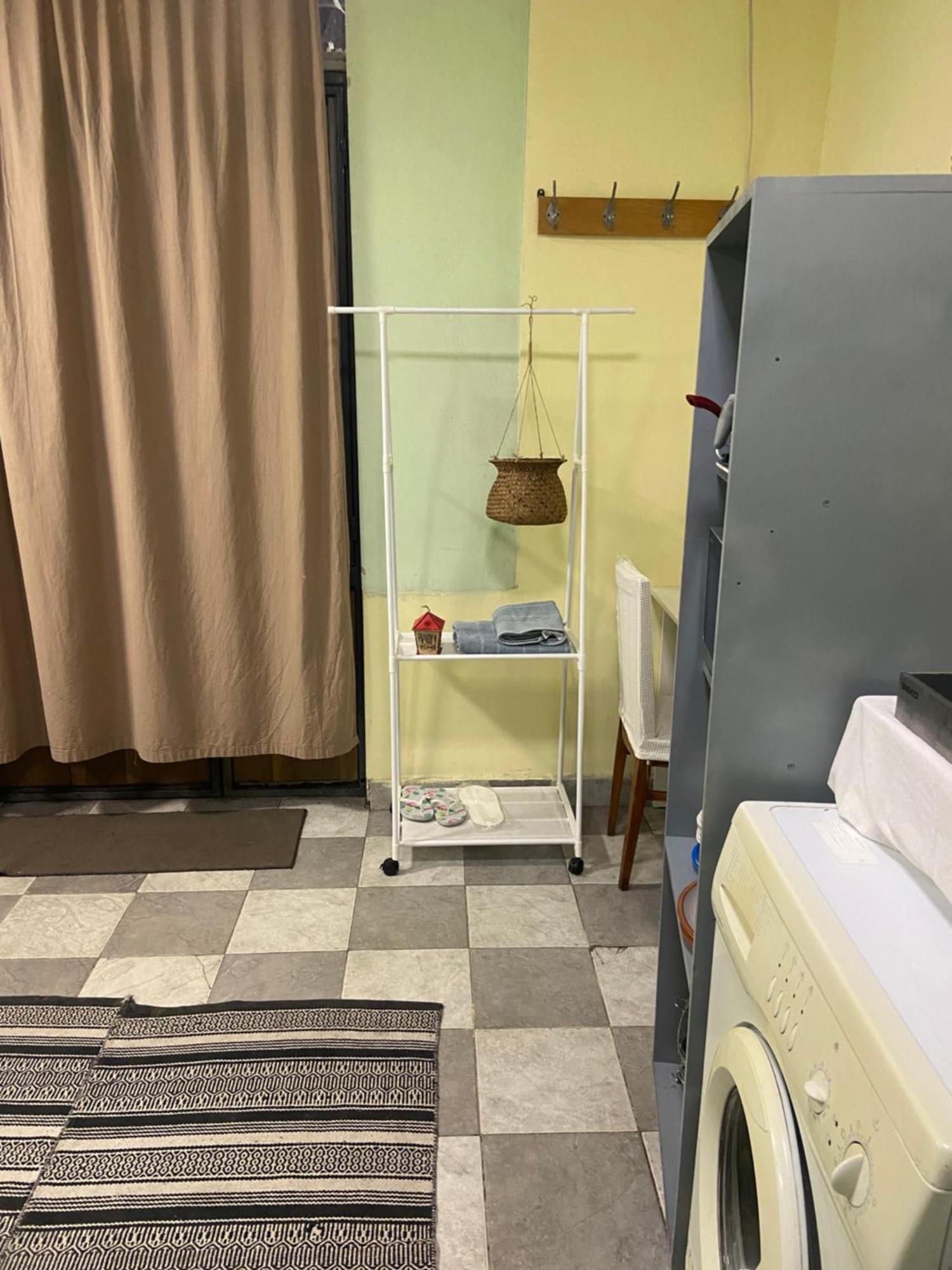 יירבאן Vahe'S Family Guest House Front מראה חיצוני תמונה