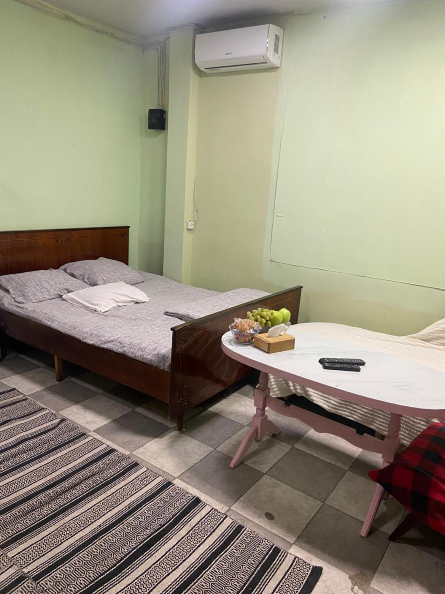 יירבאן Vahe'S Family Guest House Front מראה חיצוני תמונה